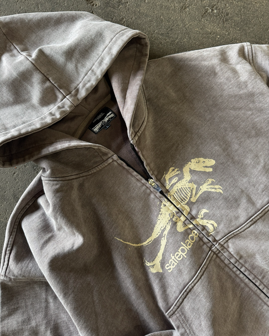 jurassic zip-up [brown]