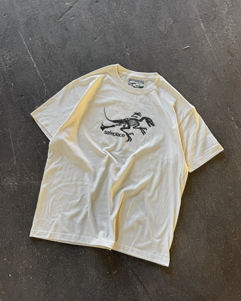 jurassic classic tee [grey print]
