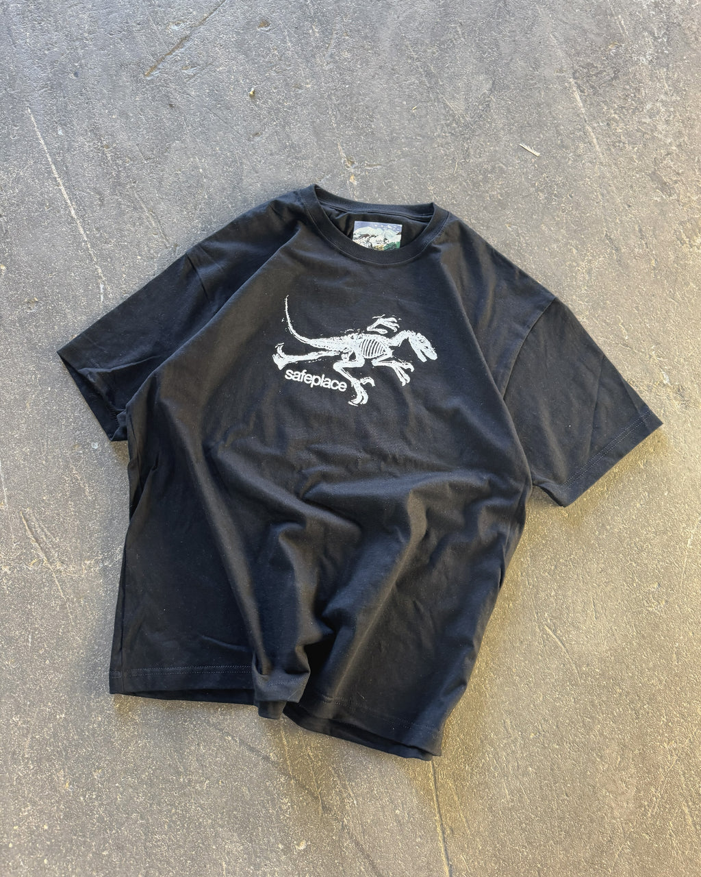 jurassic classic tee (white print)